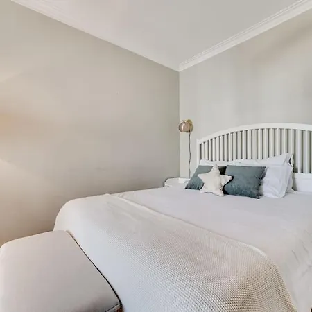 Апартаменты Premium Cascais Living With Swimming Pool Алкабидеше