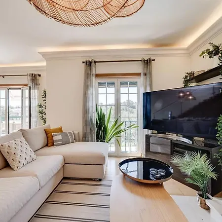 Premium Cascais Living With Swimming Pool